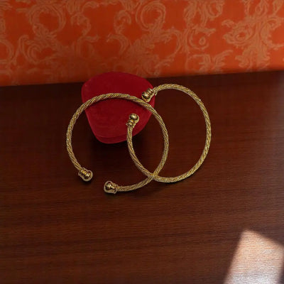 24K Gold Plated Openabale Handcuffs 1
