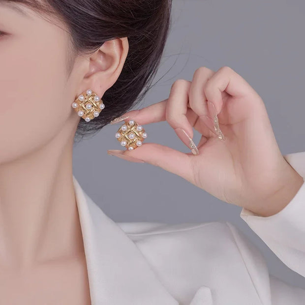 Elegant French Vintage Pearl Earrings Classic Design for Women Unique Stylish Jewelry Accessories Small Fragrance Style2