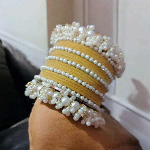 Gajra Bangles With Velvet Combination 8