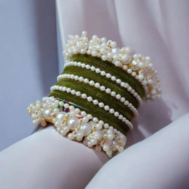 Gajra Bangles With Velvet Combination 9